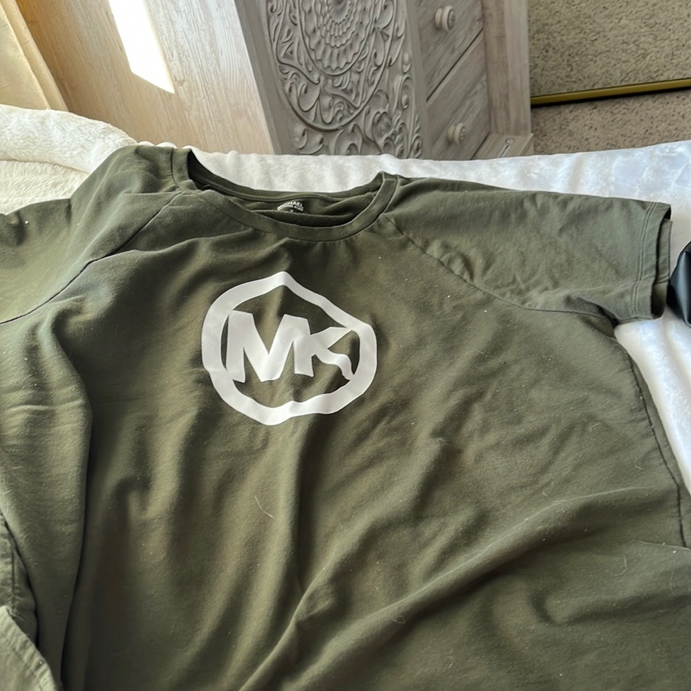 Michael kors tshirt